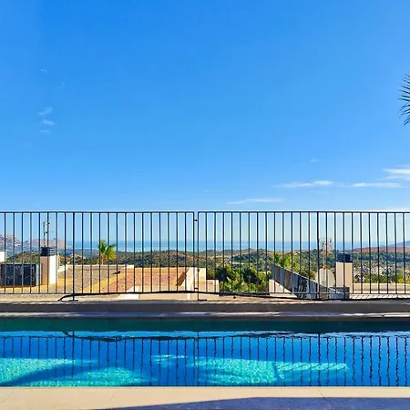 Hills - With 180 View Pool *